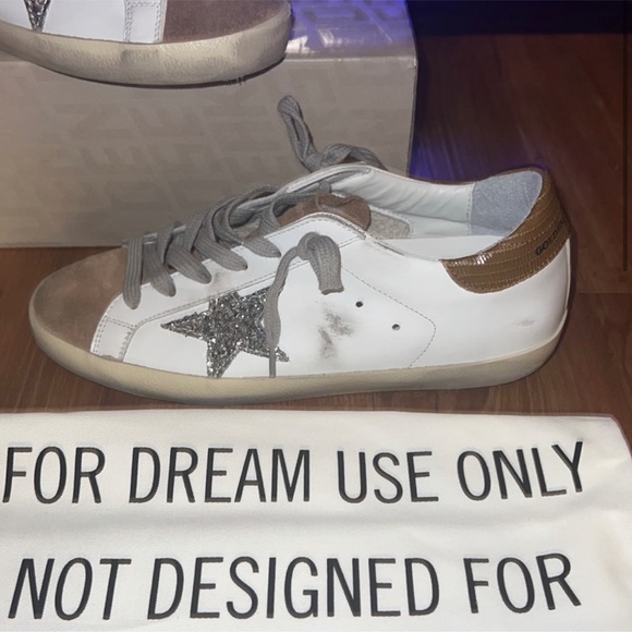 Golden Goose Superstar - Brand New NWT
In box with passport and dust bag - Picture 3 of 10
